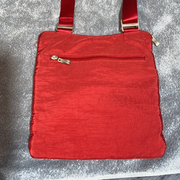 Nwot BAGGALLINI Red Horizon Crossbody Bag Purse Nylon Pockets - Picture 10 of 10